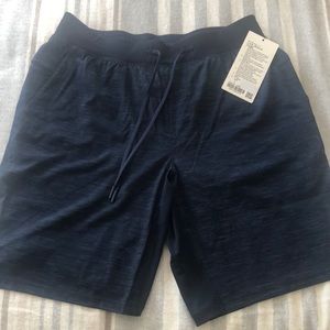 Lululemon Mens THE Short 9in lined size Large